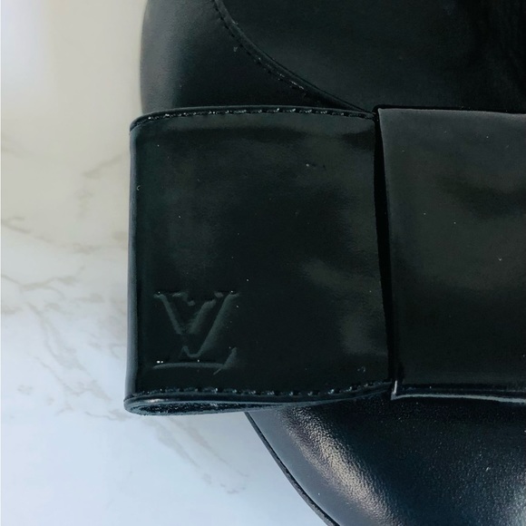 Louis Vuitton Monogram LV Bow Leather Heel 9.5 / 39.5 COA Authentic - Picture 2 of 10